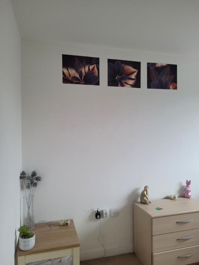 Room Near Heathrow Airport Hillingdon Exterior photo